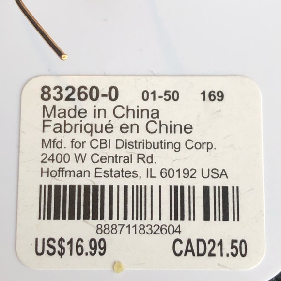 Claire’s green feather earrings - Picture 2 of 2